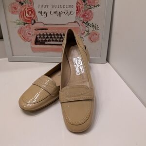 🥰 Vintage Y2K Salvatore Ferragamo Patent Leather Slip On Flat Loafers, 6.5